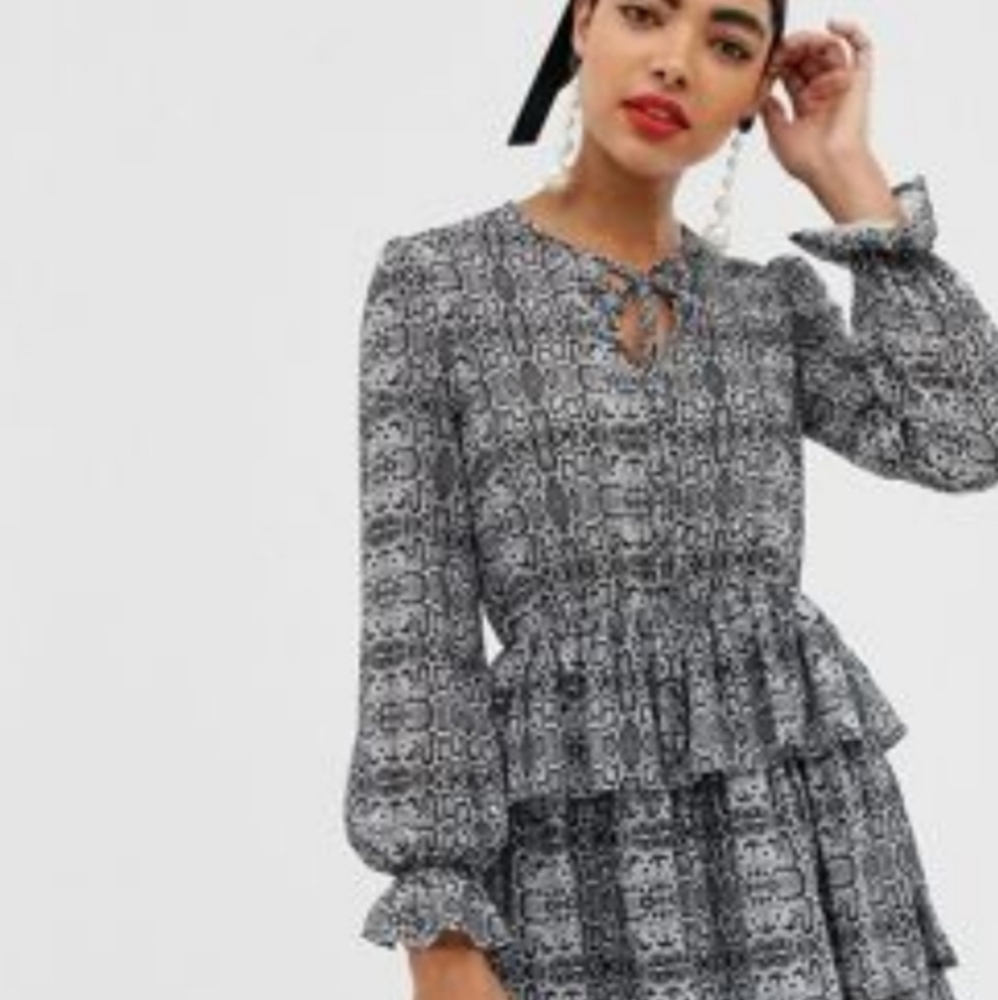 ASOS Unique21 Snake Print Ruffle Dress Size 10 Medium Black NEW NWT Long Sleeve